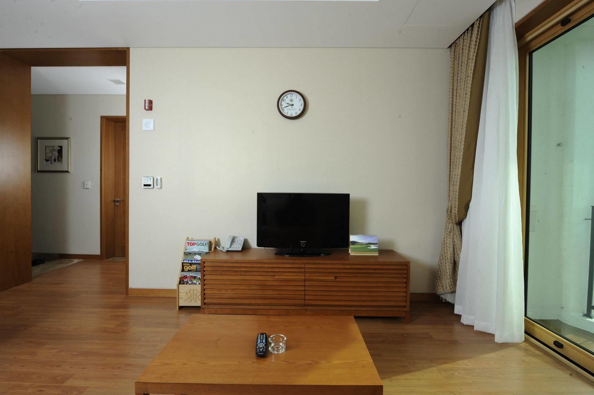 Pineridge Hotell Sokcho Eksteriør bilde