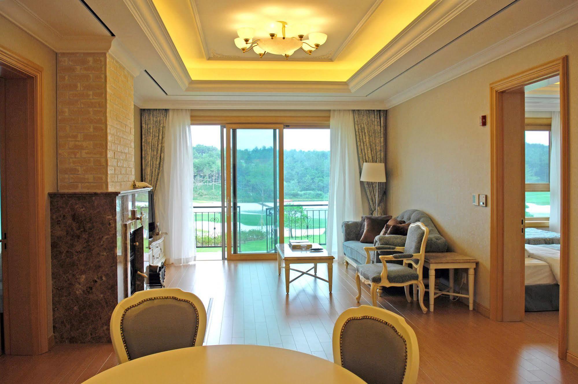 Pineridge Hotell Sokcho Eksteriør bilde