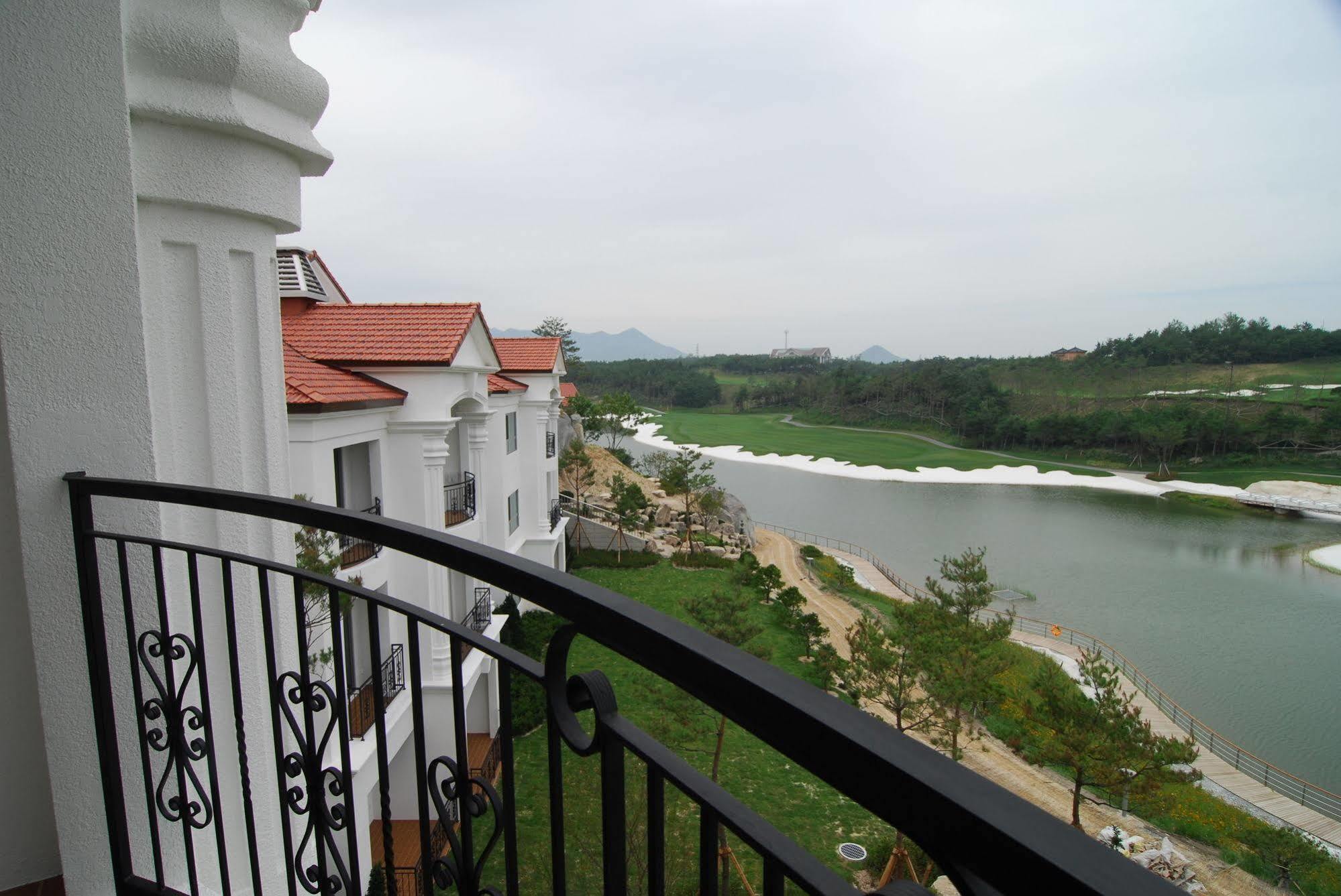 Pineridge Hotell Sokcho Eksteriør bilde