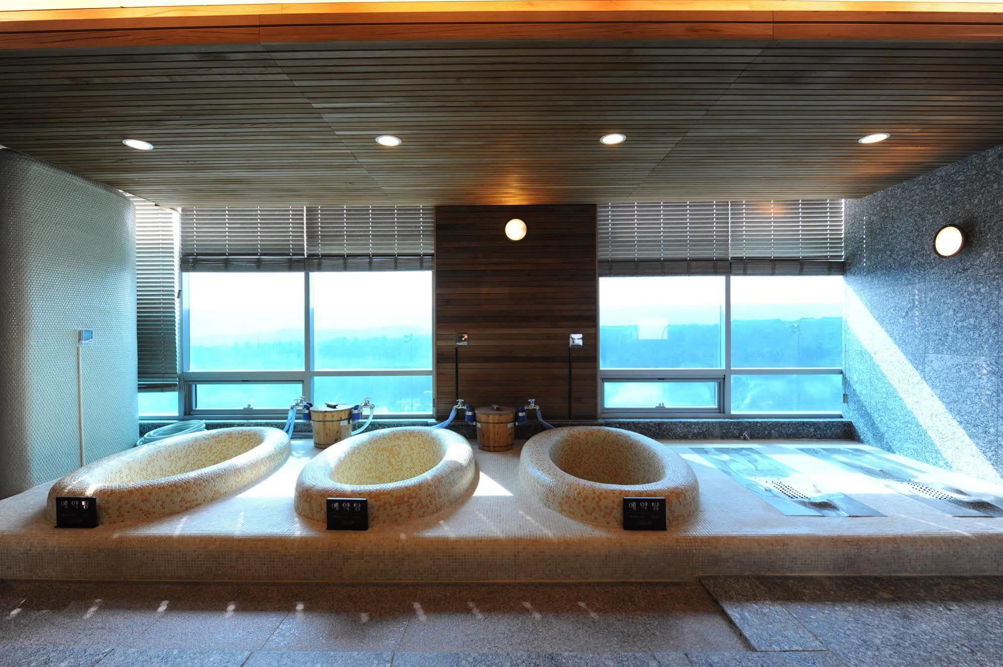 Pineridge Hotell Sokcho Eksteriør bilde