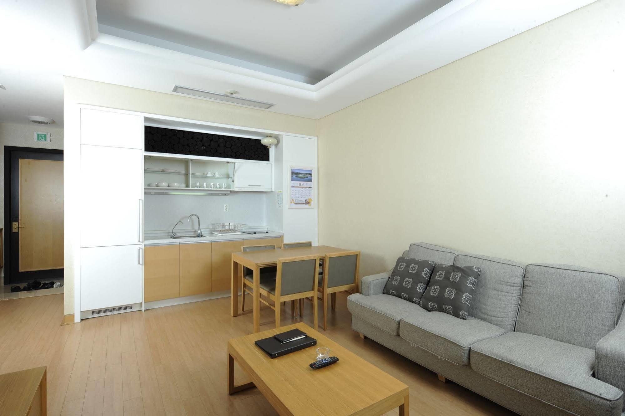 Pineridge Hotell Sokcho Eksteriør bilde